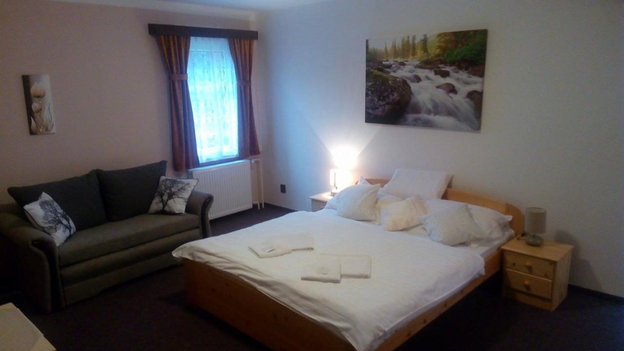 Hotel Garni Belveder Hřensko エクステリア 写真