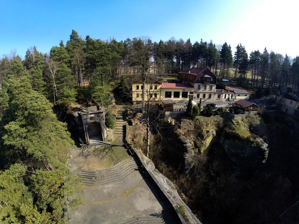 Hotel Garni Belveder Hřensko エクステリア 写真
