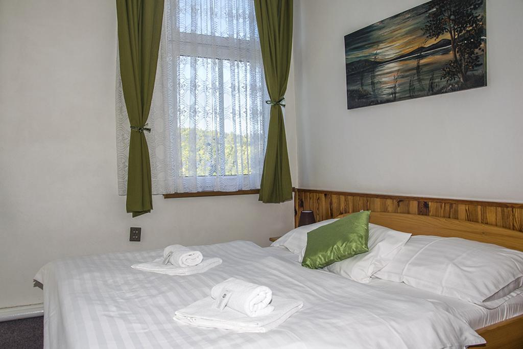 Hotel Garni Belveder Hřensko エクステリア 写真