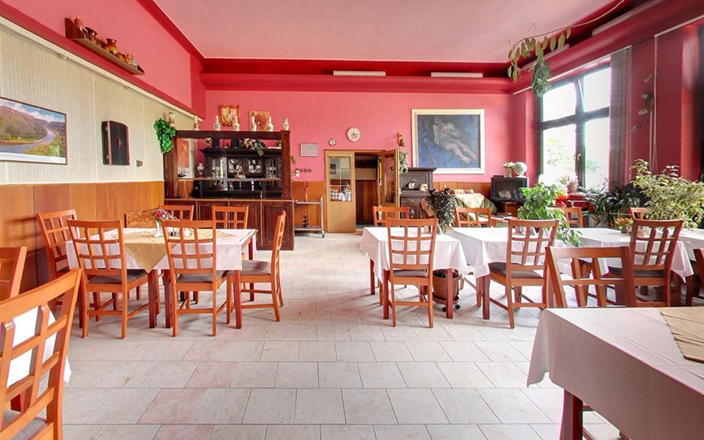 Hotel Garni Belveder Hřensko エクステリア 写真