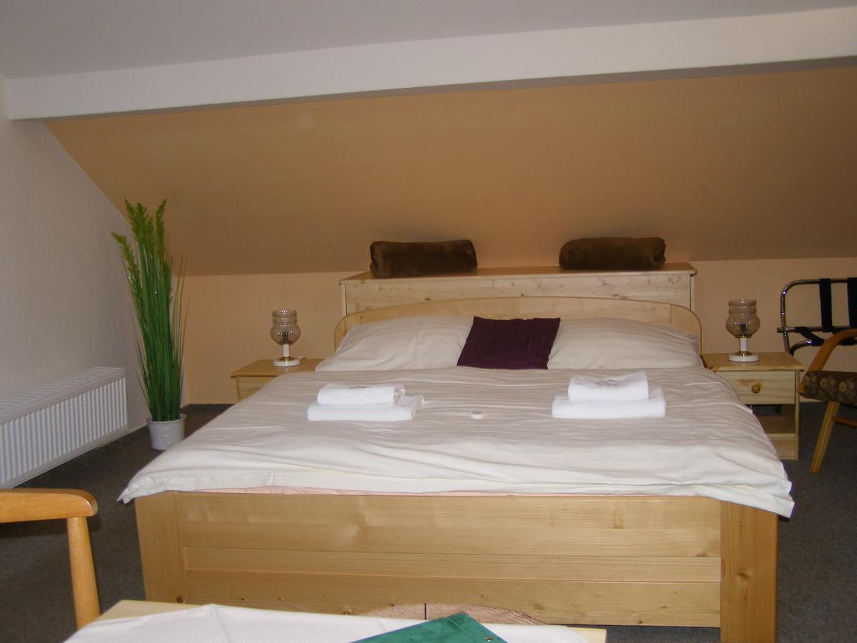 Hotel Garni Belveder Hřensko エクステリア 写真